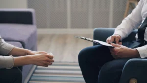 بريطانيا تتحرك لحظر “ممارسات التحول الجنسي”.. فما الذي سيتغير للعائلات والمؤسسات الدينية؟