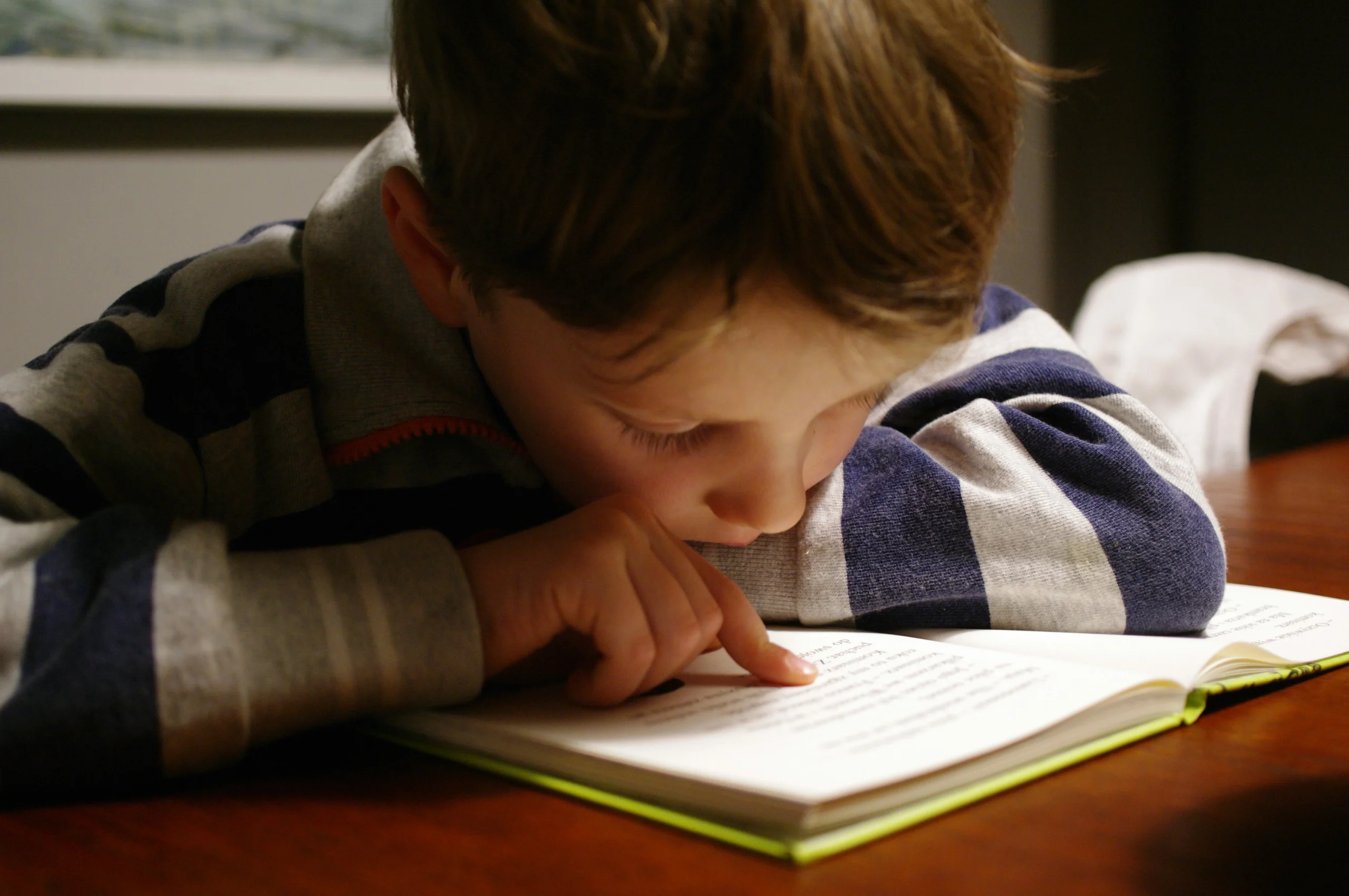 Britain's Reading Crisis: Oxford 2027 Literacy Summit Seeks Speakers