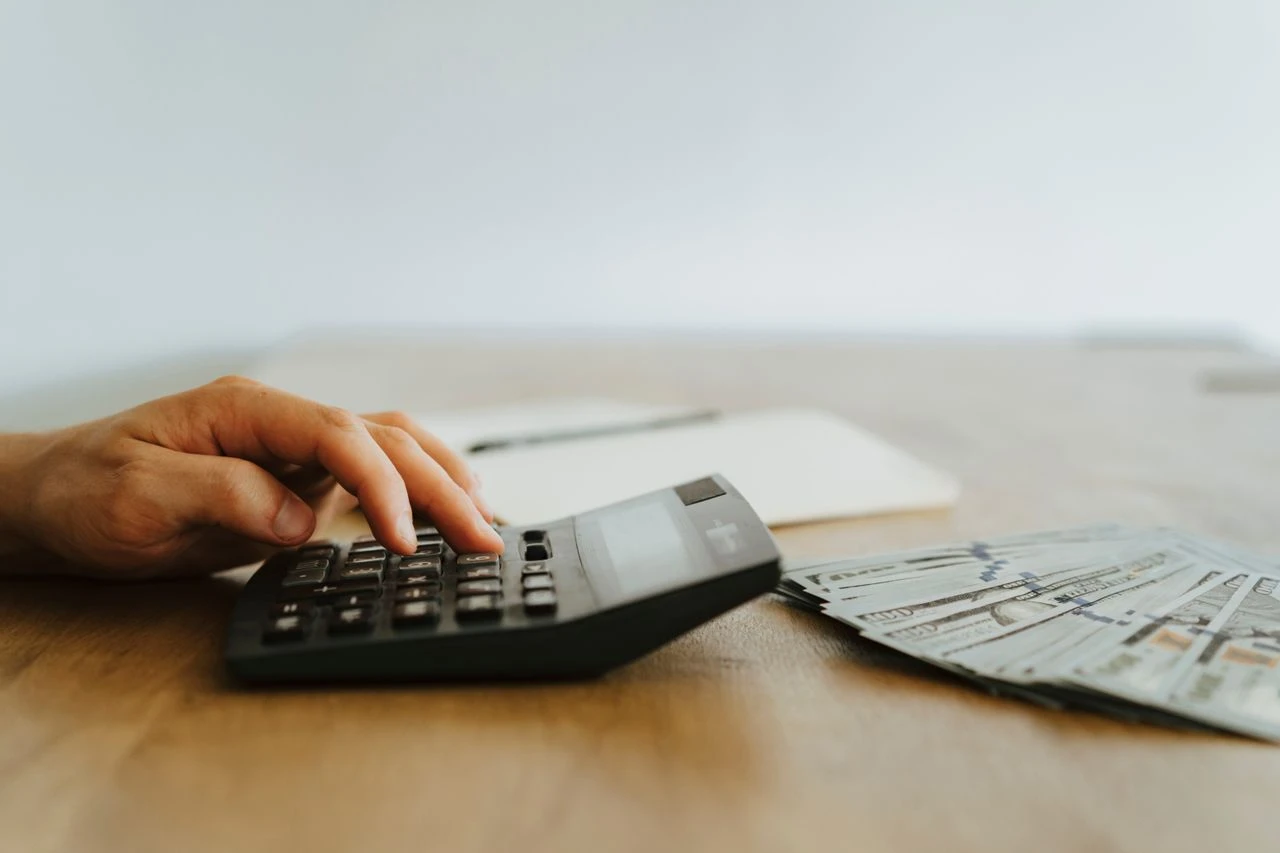 كيف سيؤثر قرار إلغاء ضريبة الطاقة في بريطانيا على فواتير منزلك؟