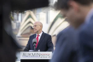 استقال بسبب الإنفاق الدفاعي في حكومة ستارمر.. هيلي يؤجل هدف الـ3% كوزير للخزانة CC BY-NC-ND 4.0 Credit: MoD Phot Rosie Hallam