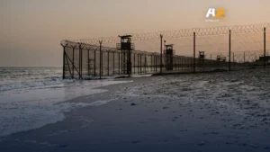 من سبتة إلى بريطانيا: كيف تحوّلت أزمة حدودية إلى حملة تحريضية ضد المسلمين؟