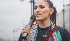 الطبيبة رحمة العدوان تنفي أمام محكمة في لندن تهمًا تتعلق بدعم حماس