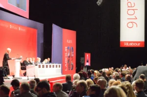 ما الذي نعرفه عن حزب العمال في بريطانيا (Labour Party)؟