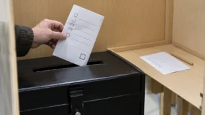 هل يصبح التصويت إجباريًا في بريطانيا؟.. مقترح يفتح الجدل في البرلمان