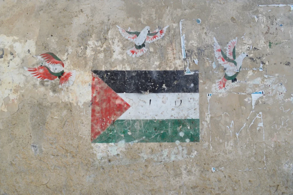 بعد شكوى "ICJP".. تدخل بريطاني في أزمة معرض "لبيع أراضٍ فلسطينية"