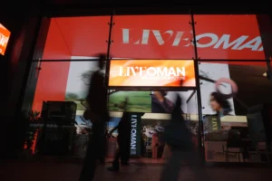 On its penultimate day.. "Live Oman" in London concludes its events with Omani music and a remarkable turnout