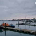احتجاجات في غوسبورت مع وصول 149 مهاجرًا عبر القنال الإنجليزي
