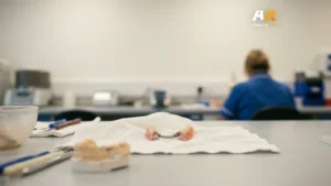 للمرة الأولى في NHS.. لسان صناعي يغيّر حياة ناجية من السرطان